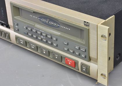 Alesis-XT20 ADAT (20-bit) & two looms a/s